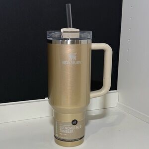 Stanley x e.l.f. 40 oz H2.0 FlowState Quencher Tumbler - Honey Talks